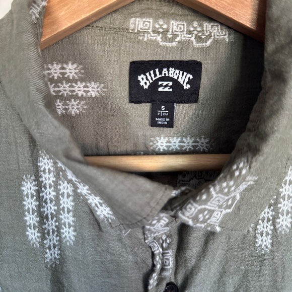 Billabong Button Up Collar Shirt - Picture 3 of 6